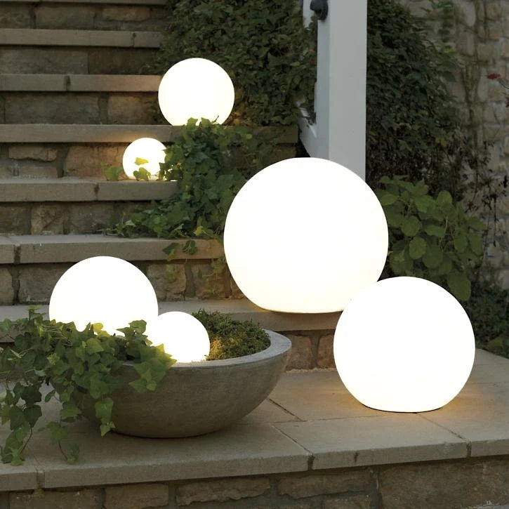 Lampe de jardin sphérique LED Norra Maison